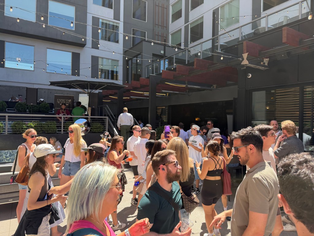 How to Meet New People in a New&nbsp;City